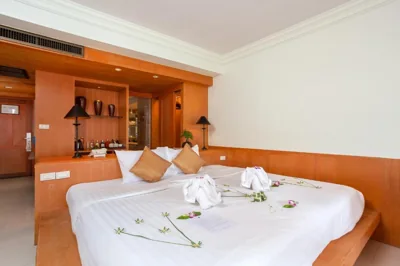 Habitación Doble o Doble Deluxe — Seaview Patong Hotel